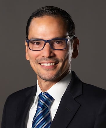 Robert Garcia Headshot