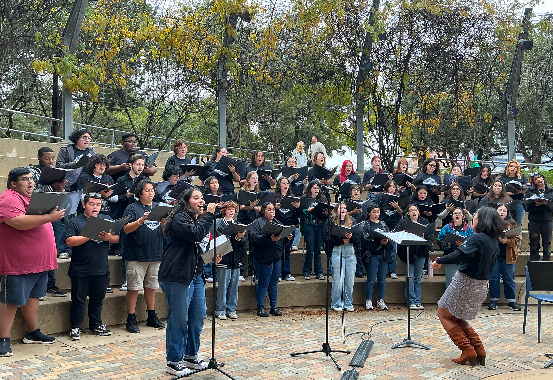 outdoor choir 2.jpg